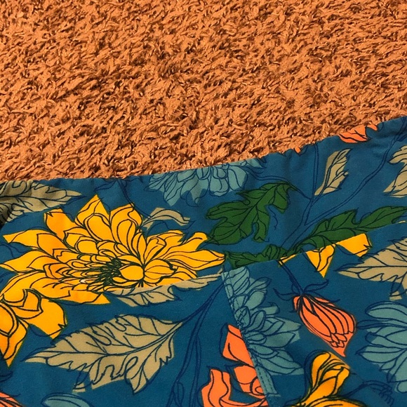 💐Flower Power! Tall n Curvy Lularoe Leggings - Picture 5 of 5